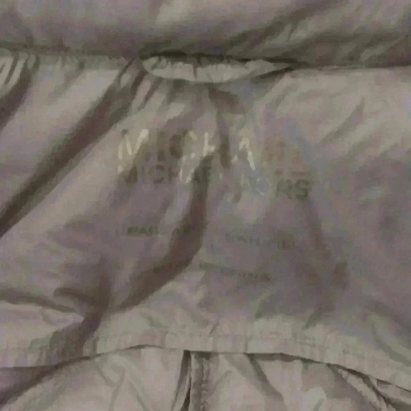 Michael Kors Taupe / Gold Tone Chevron Packable Down Coat Jacket Women's Size M - Picture 7 of 12